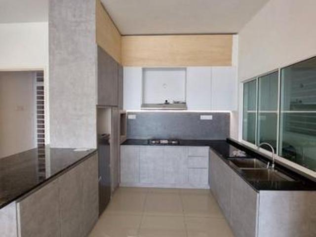 Nusa Height Apartment 2 bedroom 2carpark Full Loan Cash Out