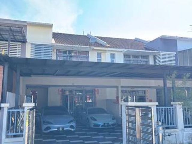 Nusa Idaman 8 Double Storey Hot Location Unit Fully Furnished