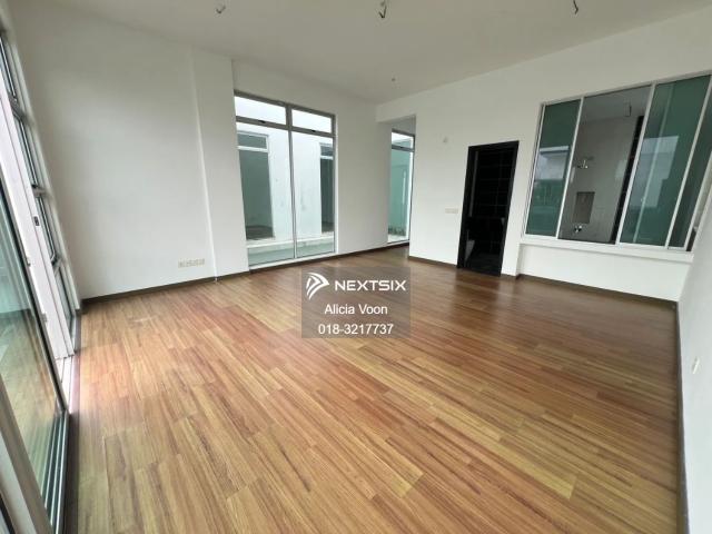 Nusa Perdana Apartment @ Nusa Perdana 3+1 Beds 2 Baths High Floor 990 sqft Freehold International Lot 1 Carpark Partially Furnished 24hrs Gate & Guarded