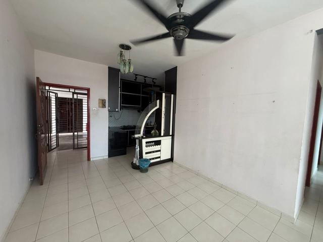 Nusa Perdana Apartment Gelang Patah 3 Beds 2 Baths