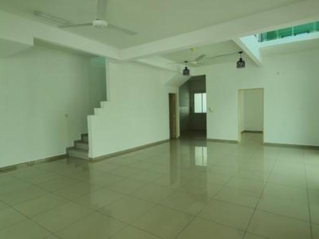 Nusari Aman Bandar Sri Sendayan Double Storey Corner Terrace