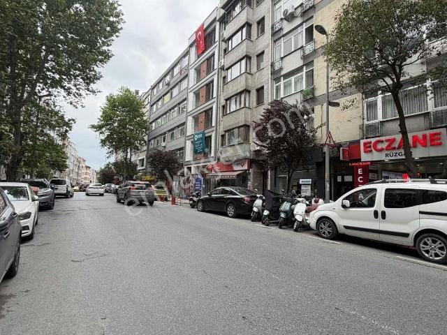 Nüzhetiye Cadddesinde Satılık 130 M2 3+1 Daire