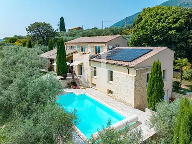 Nyons 26110 Achat / Vente maison 7 pièces t7 piscine