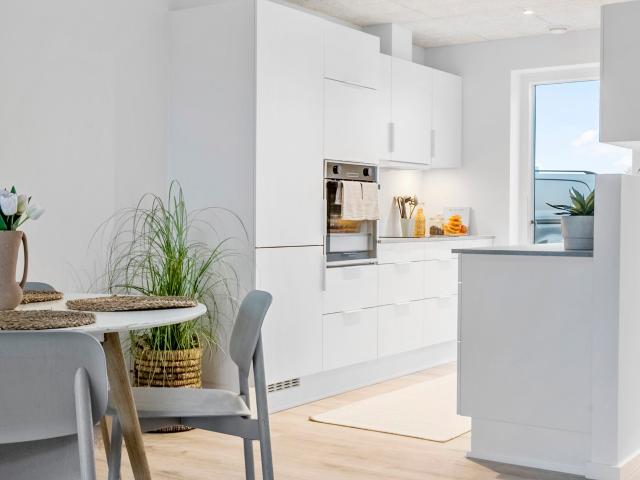 Nyopført familievenligt rækkehus i Snejbjerg med privat have/terrasse og mulighed for ladestander