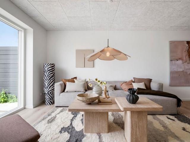 Nyopført familievenligt rækkehus i Snejbjerg med privat have/terrasse og mulighed for ladestander