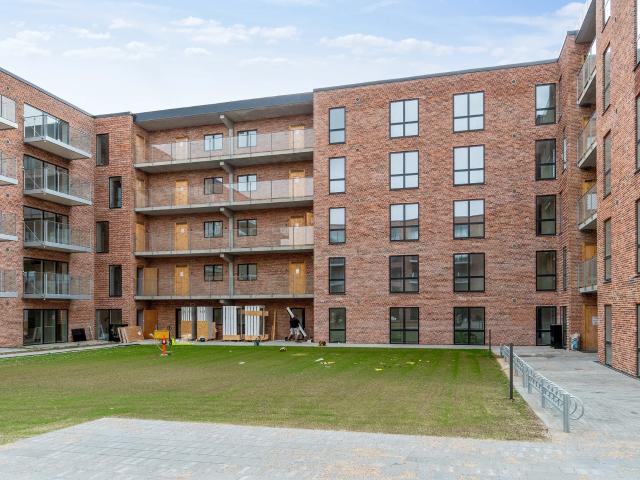 Nybygget 3 værelses lejlighed med altan i Albertslund