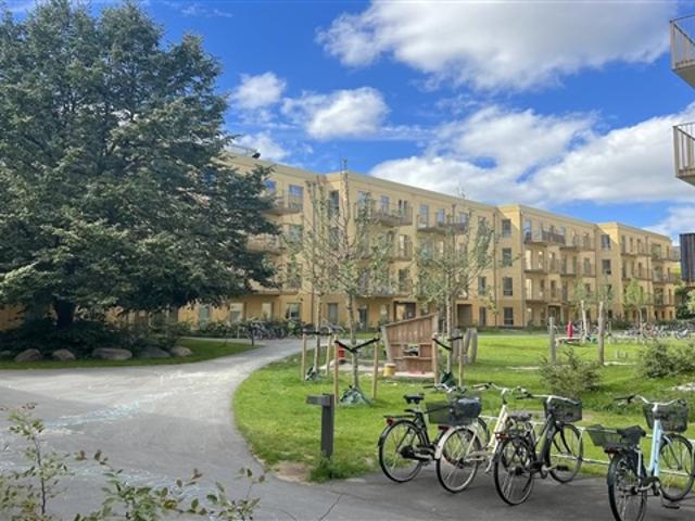 Nybygget lys lejlighed i populært område, København Ø, København