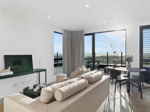 NYC style of living in Grey Lynn Penthouse