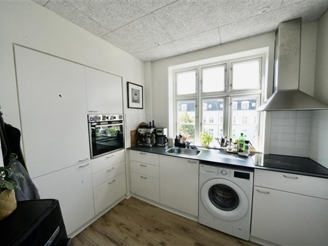 ☀️Nyistandsat 2 værelses lejlighed med stor vestvendt altan ☀️, Aalborg, Nordjylland