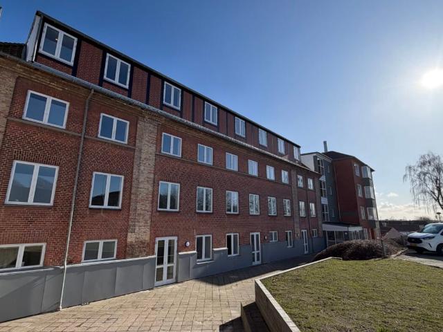 Lys 1 værelses lejlighed på 41 m² i Nørresundby
