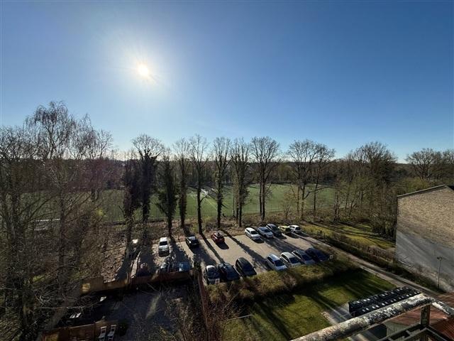 Nyrenoveret 3 vær. på Sdr. Boulevard med flot udsigt, Odense C, Fyn