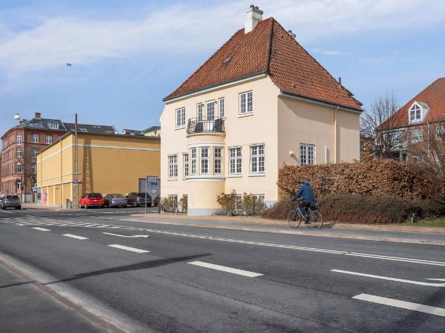 Nyrenoveret 3 værelses lejlighed med udsigt til Munke Mose