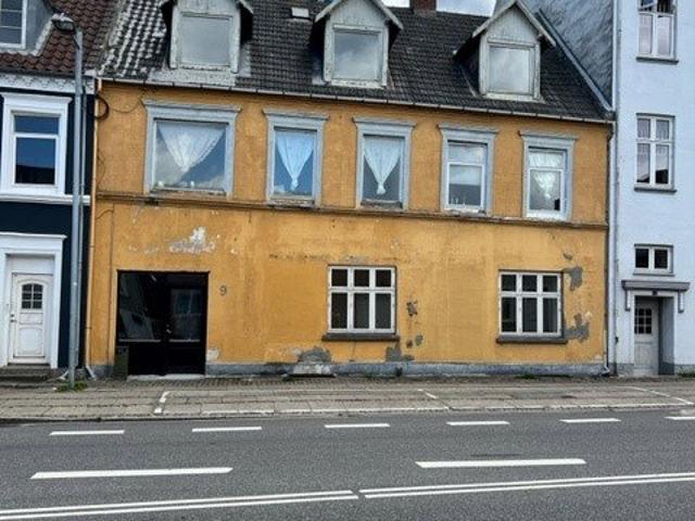 Nyrenoveret lejlighed tæt på centrum i Nykøbing F