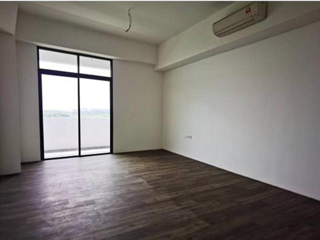 O2 Residence 1room big size Kota Perdana Equine Park Seri Kembangan