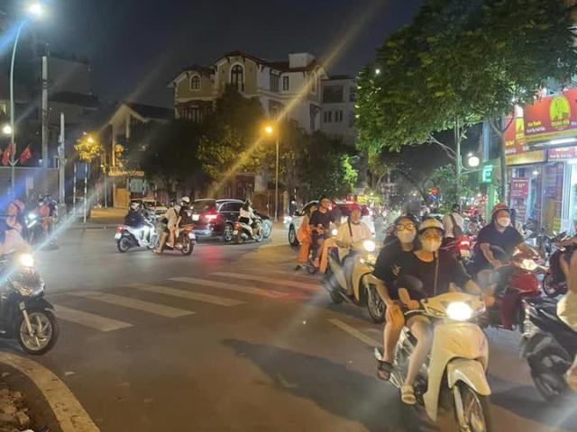 O94lO7l689 Bán nhà mặt phố Đường Thanh Niên 20m², 2 tầng, MT 5.6m, giá chào 12.5 tỷ Tây Hồ. Mua