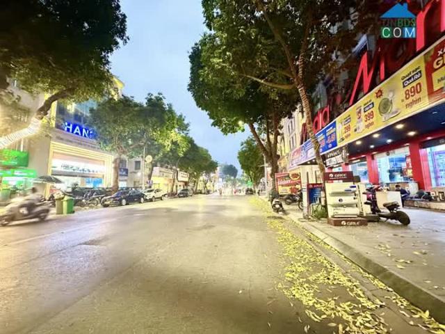 O9 2628 5 BÁN. Nhà MP Hai Bà Trưng 32.5m², 1 tầng, MT 6.8m, chào giá 24 tỷ Hoàn Kiếm