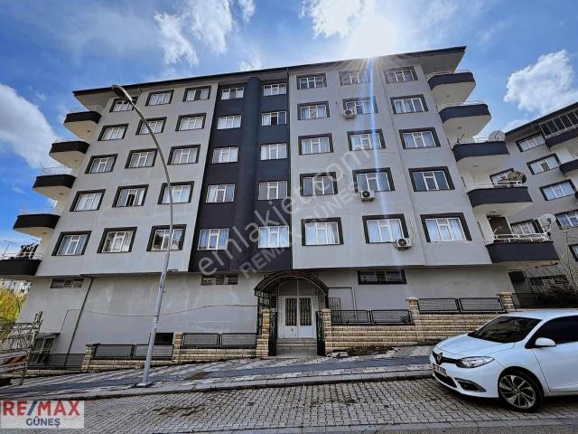 Çöşnük'te Re/max Güneş'ten 3+1 Geniş Ferah Site İçi Daire