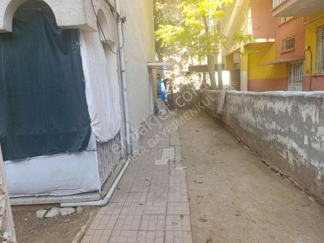 Çöşnük'te Satılık 3 Katlı Bina Ana Cadde Üzerine