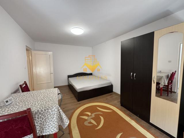 o camera, 30 mp, Manastur str. Negoiu Zona Baza Sportiva, Mehedinti