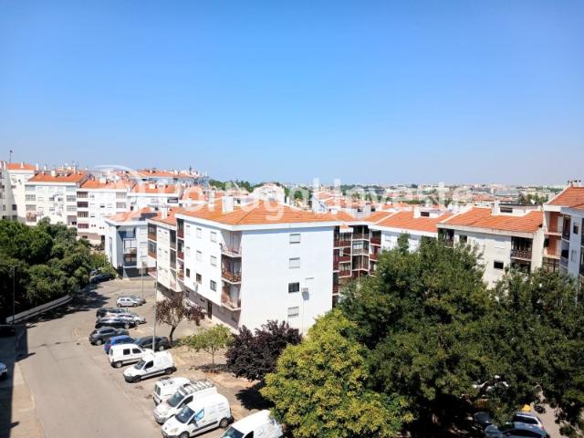 O Espaço que a Sua Família Merece Fantástico T4 Remodelado no Seixal