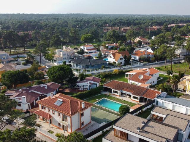 O Refúgio Perfeito no Pinhal da Verdizela – Um Ícone de Luxo, Sofisticação e Versatilidade