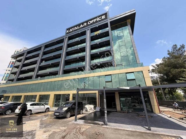 Öğretmen Evi Yanı Kayalar Yapıda 1+1 Kiralık Büro