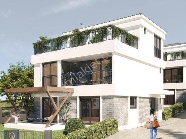 Öğretmen'den Sallarda Lansmana Özel Satılık Tripleks Villa