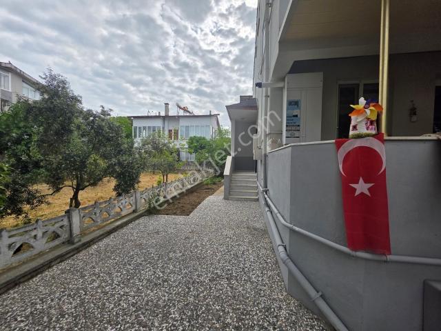 Öğretmenler Mah.'de Full Eşyalı 3+1 Bahçeli Daire | Denize 400 M