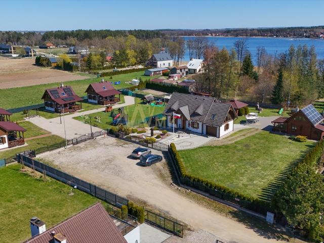Ośrodek wypoczynkowy na Mazurach z 4 domkami i strefą relaksu