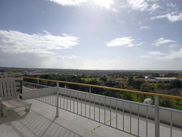 O Seu Lar no Algarve: Apartamento T1 com Varanda em Boliqueime