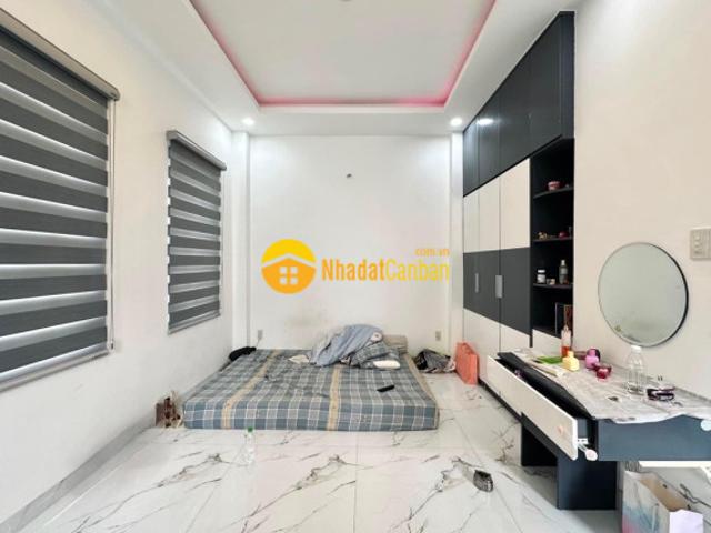 Ô tô ngủ trong nhà, 5 tầng 3pn 39m2 5.2 x 7.5, p7 bình thạnh, giá 7. X ty