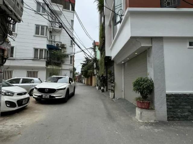 Ô TÔ đỗ cửa, 37m2, 163tr/m2, Phố Ngọc Thụy, Long Biên