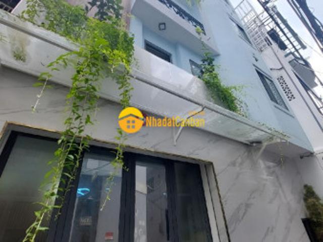 Ô tô đỗ cửa, kinh doanh các mặt hàng, phố võ chí công, dt 43mx5 tầng 7.2 tỷ