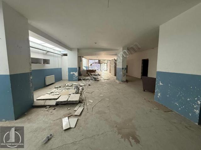 Oğuz Gezer Gayrimenkul'den Cadde Üzeri 730m2 Depolu Dükkan