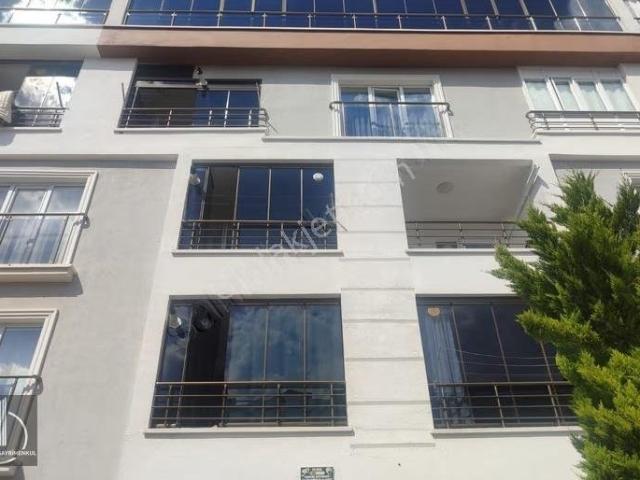Oğuz Gezer Gayrimenkul'den Temiz 3+1 Kiralık Daire