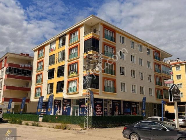 Oğuzlardan Menderes Mahallesinde'de Kiralık Geniş 4+1 Daire