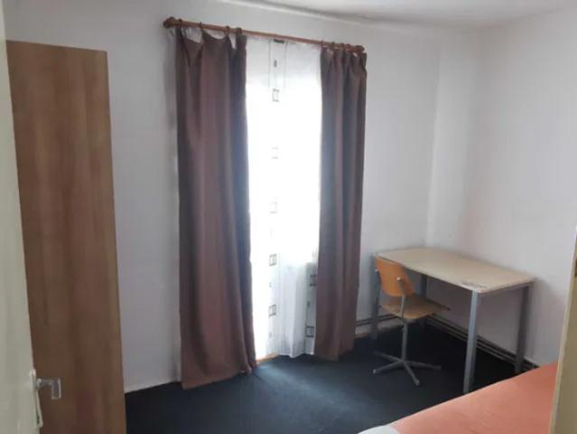 Ocazie! PF, apartament 2 camere decomandat la pret de garsoniera