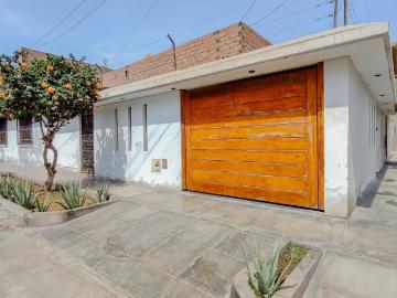 Ocasin se vende casa con excelente potencial en zona centrica de smp