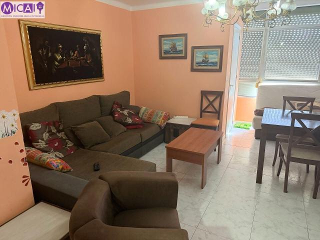 En venta, piso en Avda. del Perú para entrar a vivir