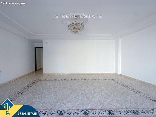 Ocasión! Amplio apartamento en el Centro de Torrevieja, con excelente distribución de espacios y Gra