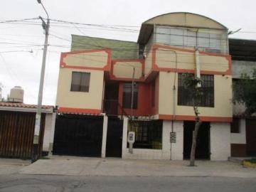 OCASIÓN CASA DE 3 PISOS EN VENTA AREQUIPA