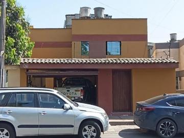 Ocasión: Casa en venta frente a parque