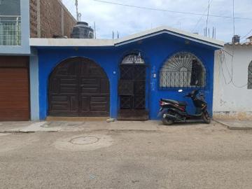 OCASIÓN! CASA SE VENDE COMO TERRENO, URB MANUEL ARÉVALO III ETAPA, TRUJILLO