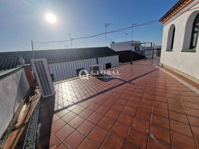 OCASIÓN! GRAN PISO DE 4 DORMITORIOS CON ESPECTACULAR TERRAZA SOLARIUM!