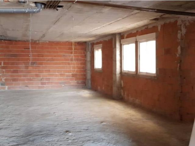 OCASIÓN, SUPER PRECIO. Zona calle ctra valencia, entreplanta en venta, con patio, para oficina o vivienda, con 135 metro