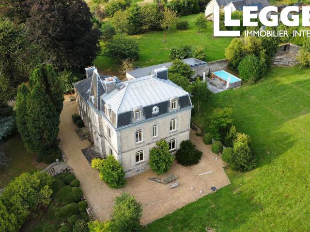 Occasion unique d’acquérir un château avec gîte, terres, bois et dépendances près de Sourdeval