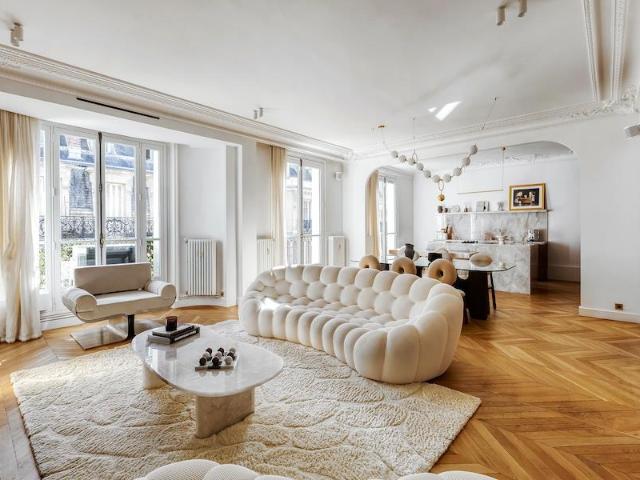 Ocde, au dernier étage d'un immeuble de bon standing, bel 193m² Paris 16ème