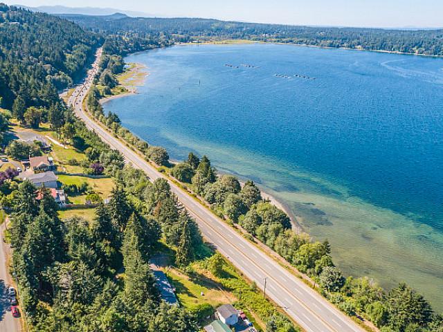 Ocean View Lantzville Home W/ Tons Of Upgrades