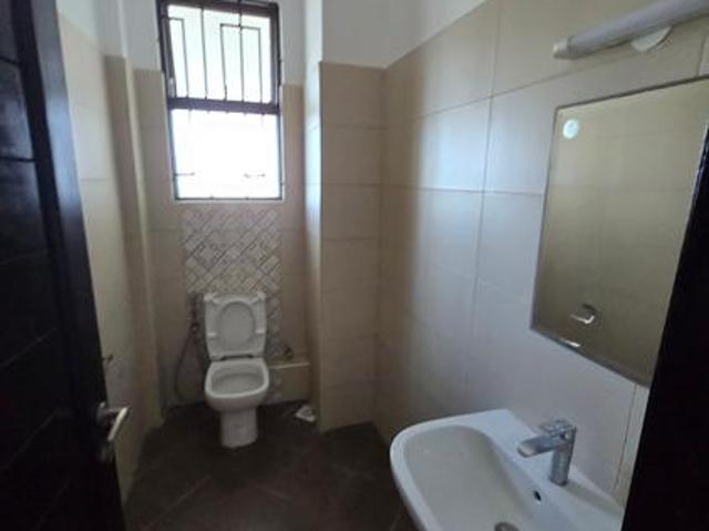 Ocean view 3 bedroom apartment all en suite + dsq for rent in nyali, mombasa