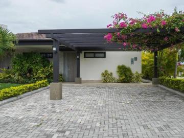 Ocean Villas: Casas Pareadas en Venta en Casamar